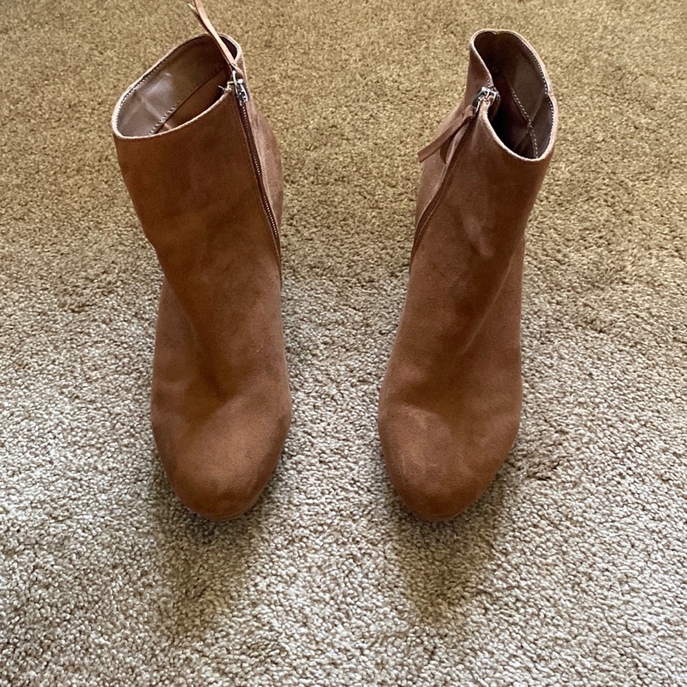 Suede boots